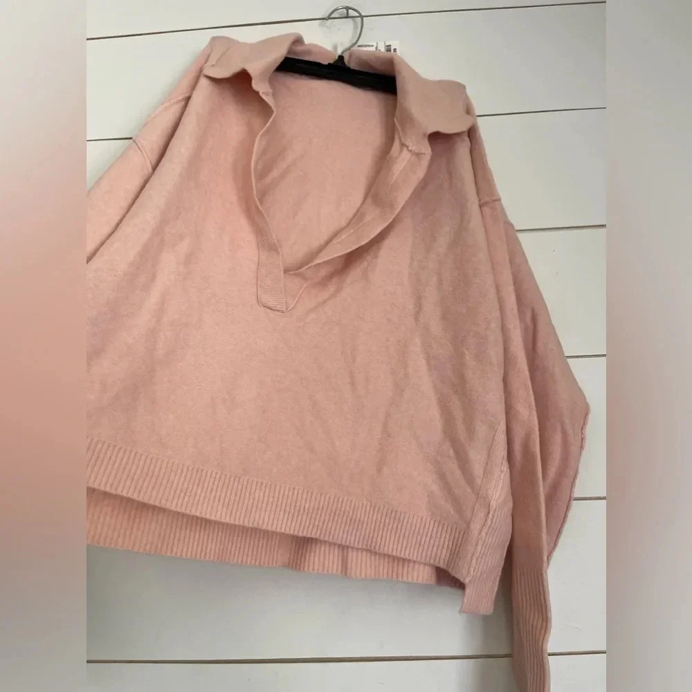 NWOT free people v-neck collar sweater